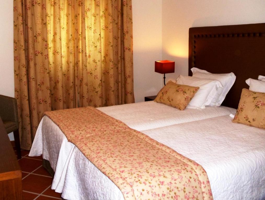 Hotel Casa Do Largo - Golega - Turismo De Habitacao Camera foto